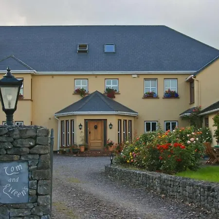 Tom And Eileen's Farmhouse 4*