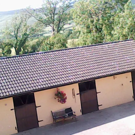 Tom And Eileen's Farmhouse 4*
