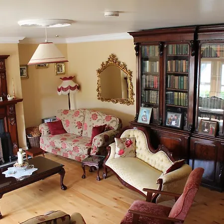 Tom And Eileen's Farmhouse