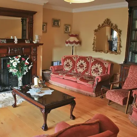 Bed & Breakfast Tom And Eileen's Farmhouse Castlemaine
